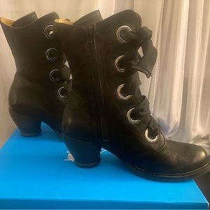 Black Fluevog Gladstones Women’s 9